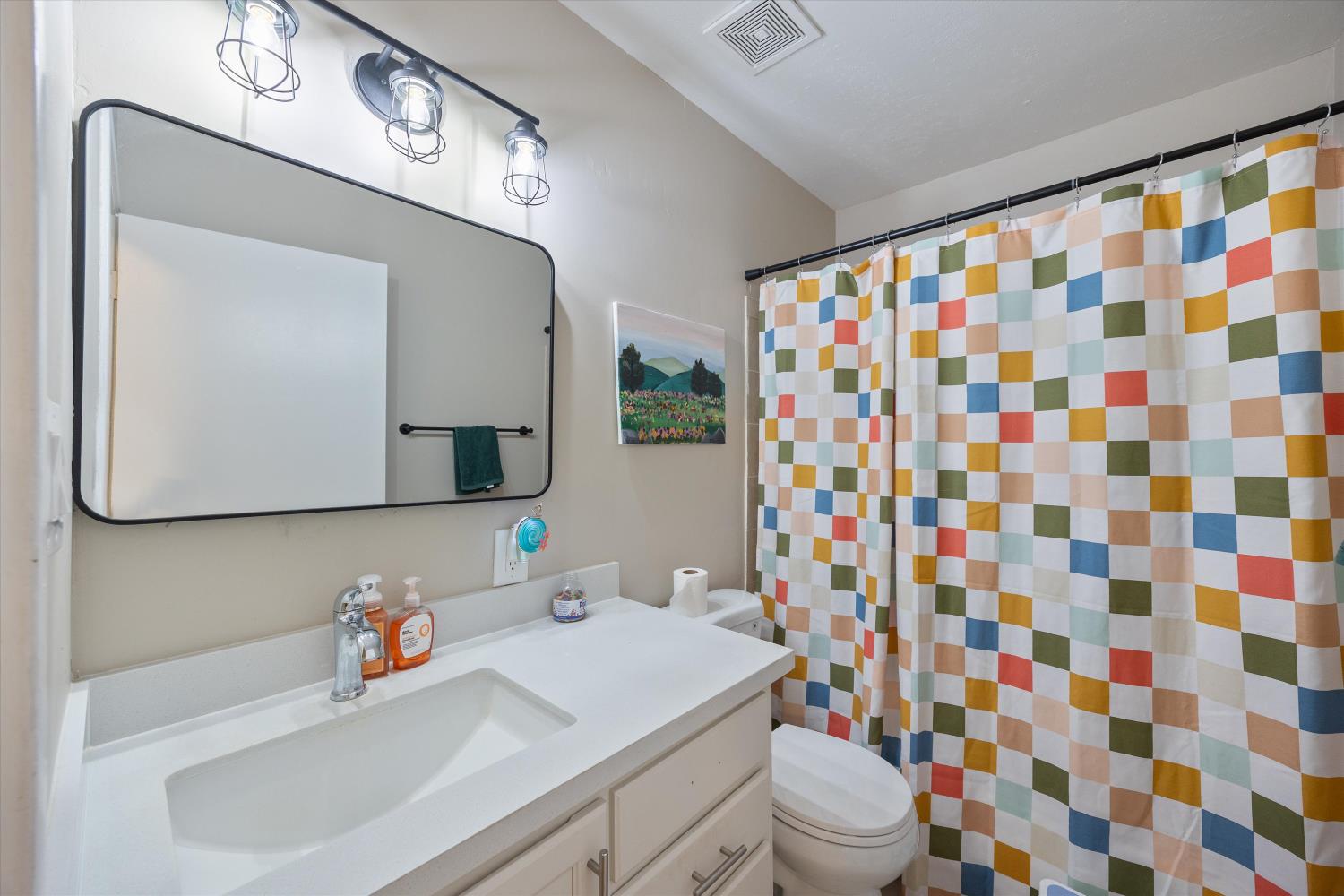 Detail Gallery Image 14 of 24 For 1012 Arrowhead Ave, Rio Linda,  CA 95673 - 3 Beds | 2 Baths