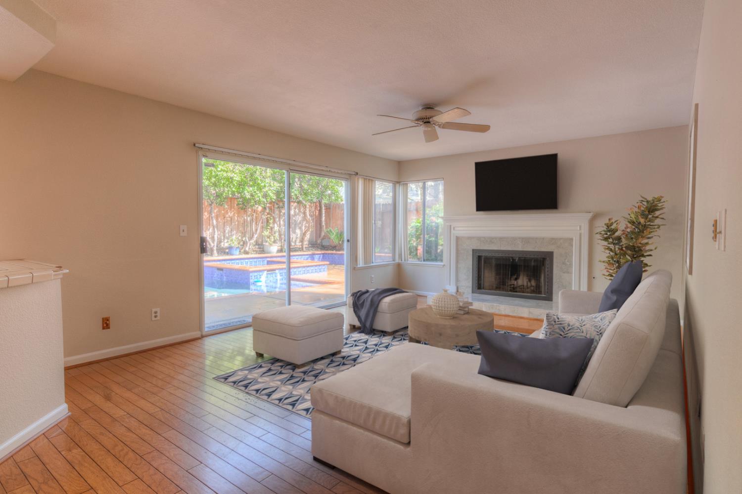 Detail Gallery Image 14 of 52 For 3047 Strand Rd, Rocklin,  CA 95765 - 4 Beds | 2/1 Baths