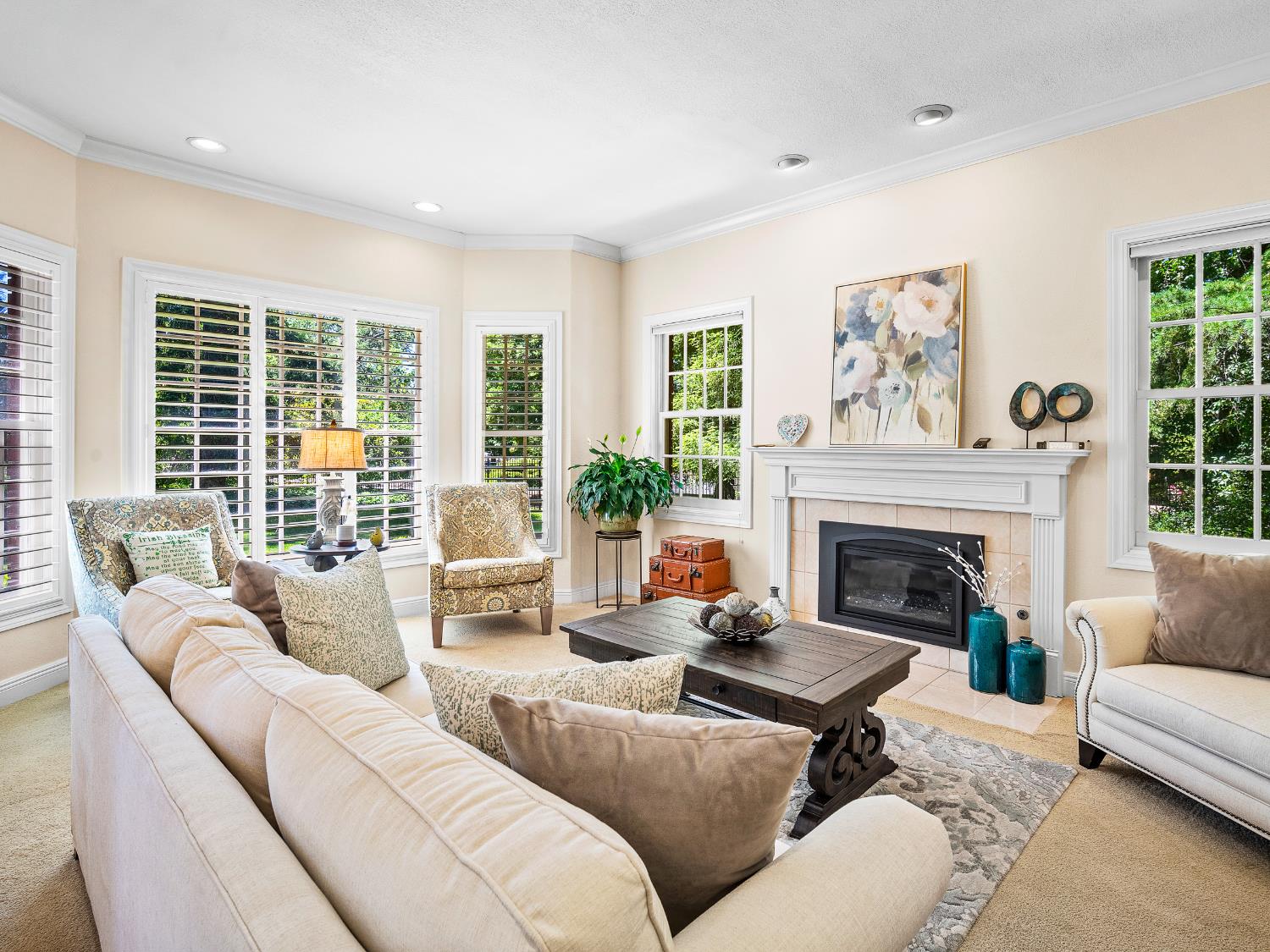 Detail Gallery Image 19 of 85 For 6809 Stanley Ave, Carmichael,  CA 95608 - 5 Beds | 4 Baths