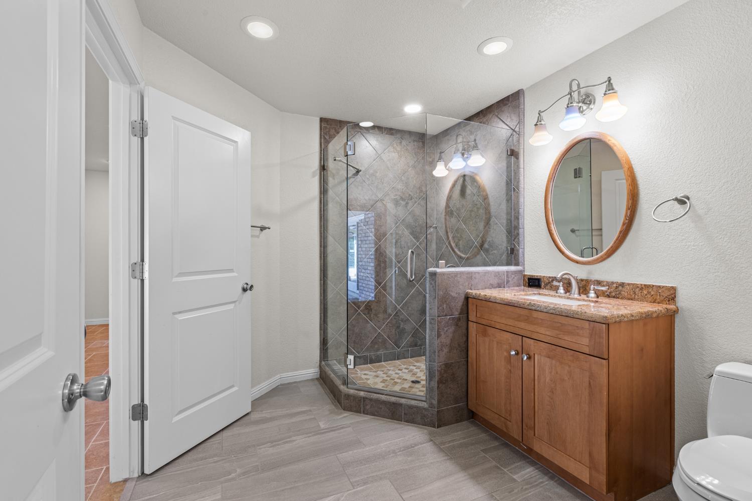 Detail Gallery Image 18 of 41 For 6840 Appomattox Way, Carmichael,  CA 95608 - 3 Beds | 2 Baths