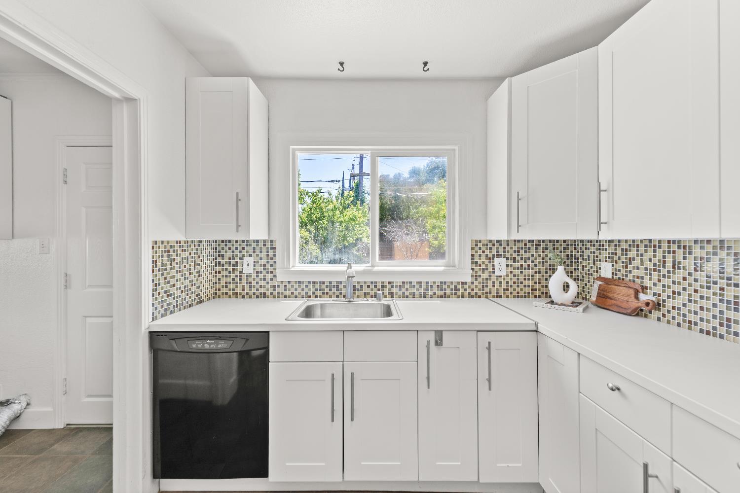 Detail Gallery Image 18 of 51 For 3914 12th Ave, Sacramento,  CA 95817 - 2 Beds | 1 Baths