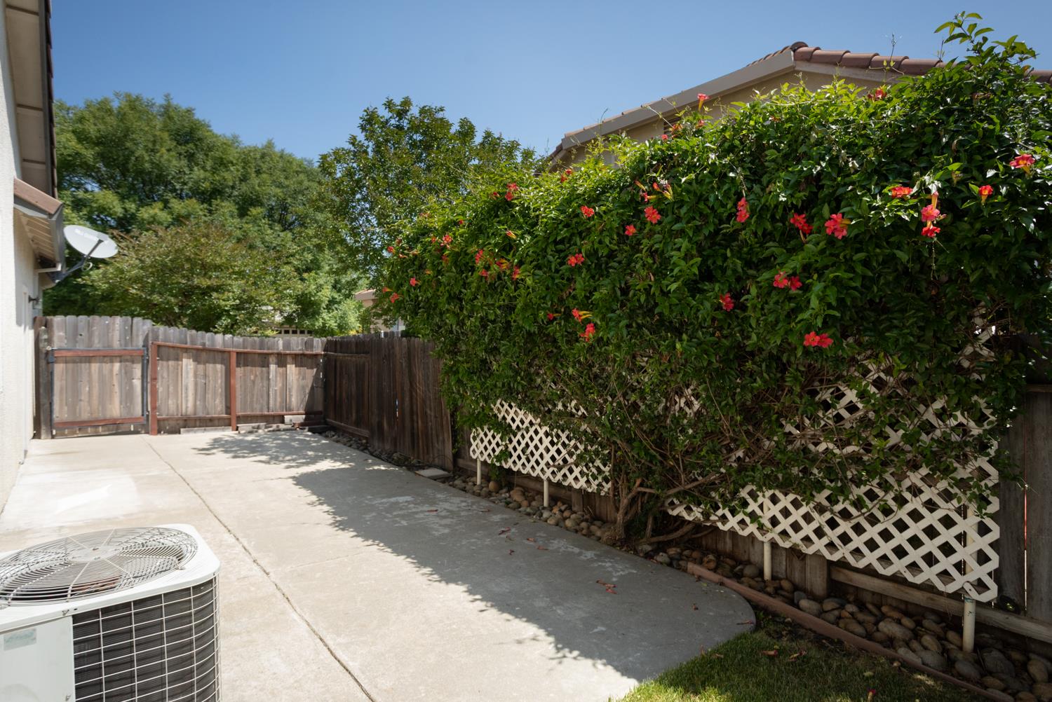 Detail Gallery Image 45 of 76 For 1868 Kendall Ct, Yuba City,  CA 95993 - 4 Beds | 2/1 Baths