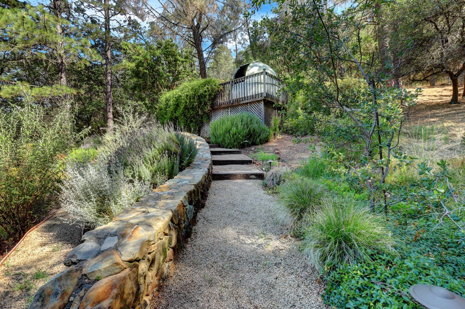 Detail Gallery Image 80 of 99 For 16949 Round Valley Cir, Grass Valley,  CA 95949 - 3 Beds | 2/1 Baths