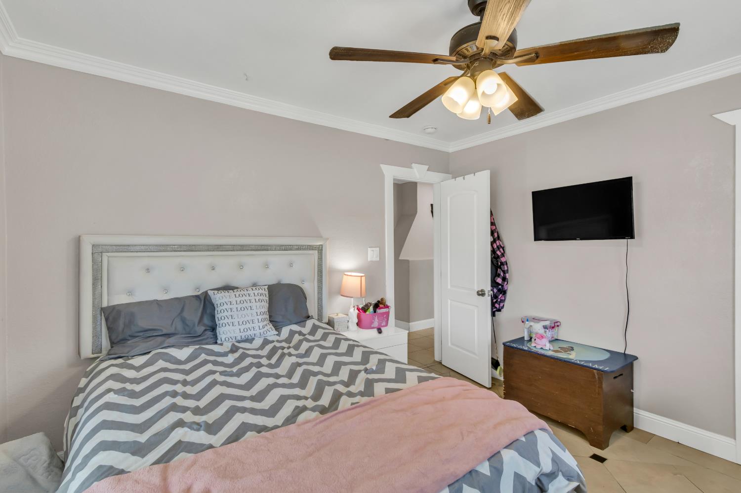 Detail Gallery Image 9 of 46 For 4345 48th St, Sacramento,  CA 95820 - 3 Beds | 2 Baths