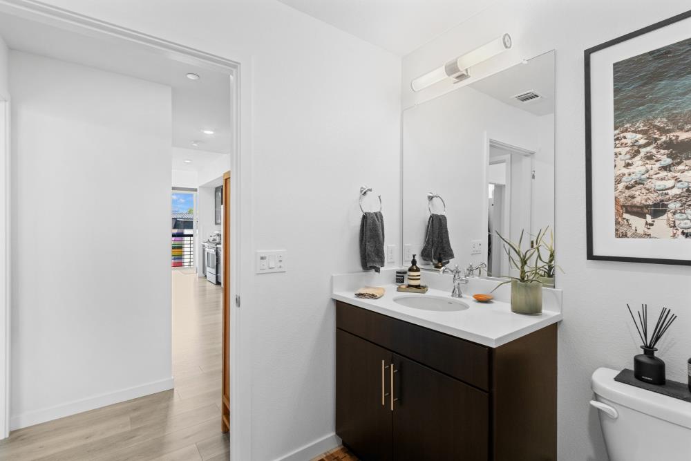 Detail Gallery Image 27 of 73 For 451 Tailoff Ln #401,  Sacramento,  CA 95818 - 2 Beds | 3 Baths