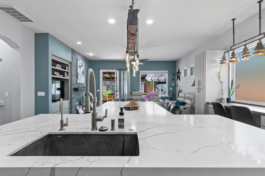 Detail Gallery Image 14 of 44 For 2833 Buckskin Way, Riverbank,  CA 95367 - 4 Beds | 2 Baths