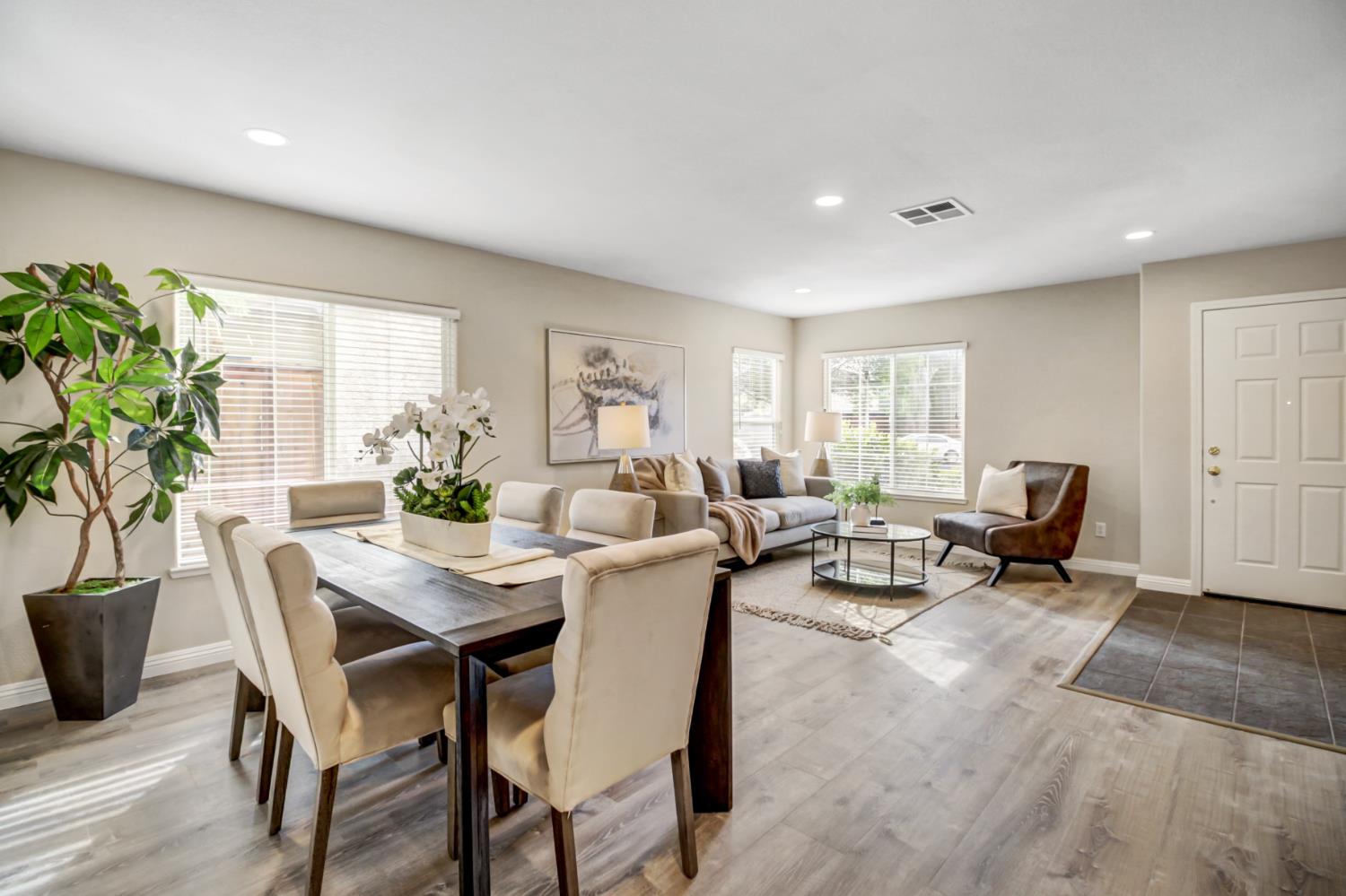 Detail Gallery Image 10 of 44 For 205 Dover Ct, Lincoln,  CA 95648 - 4 Beds | 2/1 Baths