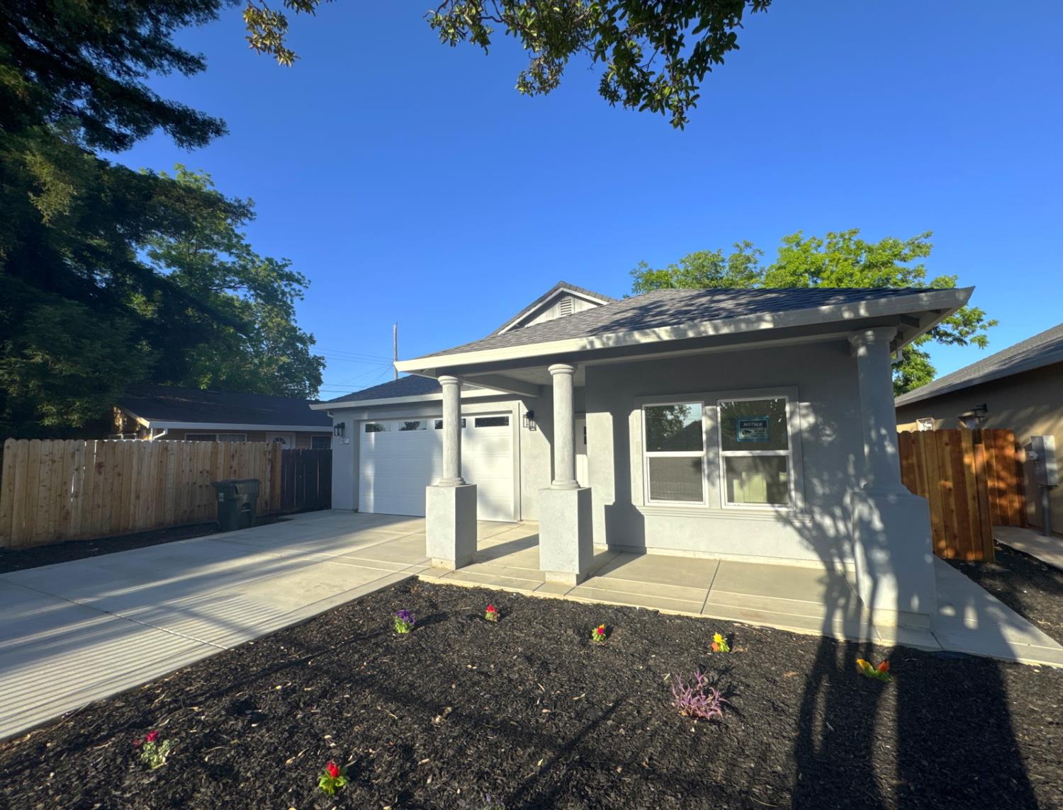 Detail Gallery Image 4 of 41 For 4821 36th St, Sacramento,  CA 95820 - 3 Beds | 2 Baths