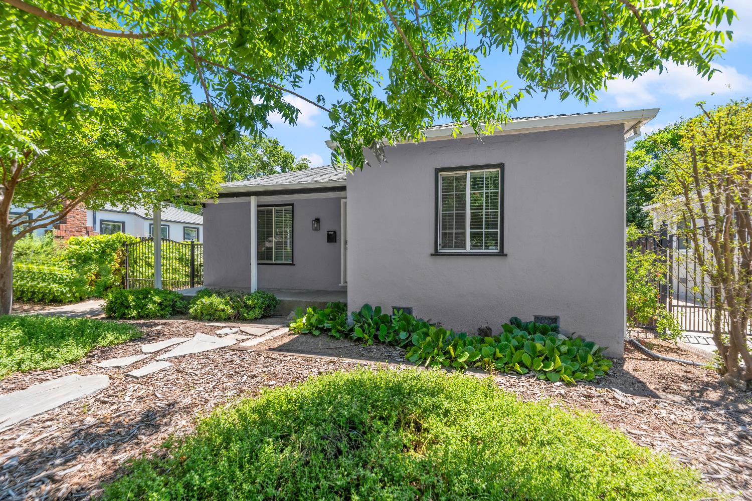 Detail Gallery Image 50 of 51 For 3914 12th Ave, Sacramento,  CA 95817 - 2 Beds | 1 Baths