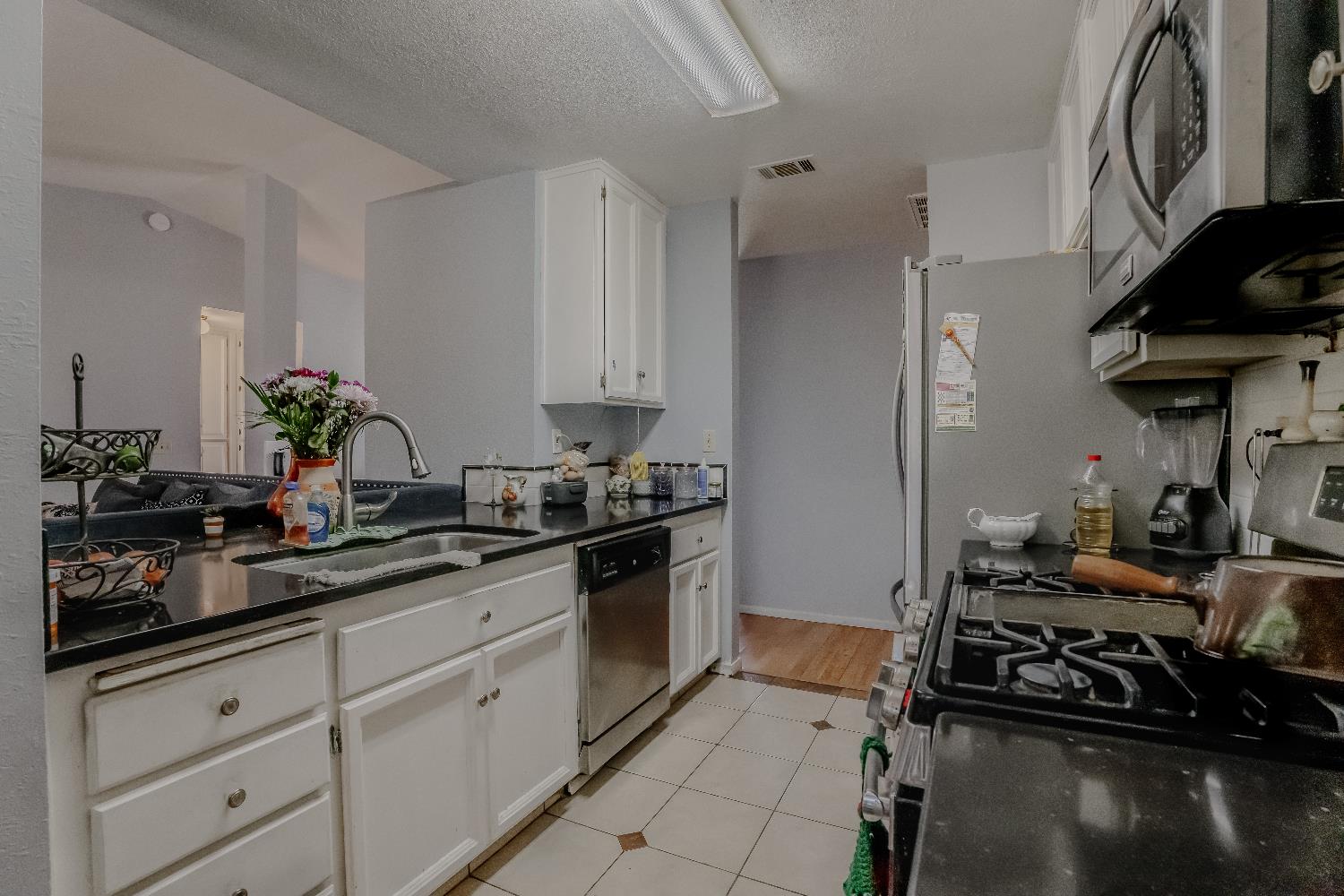 Detail Gallery Image 12 of 45 For 621 Bernier, Galt,  CA 95632 - 3 Beds | 2 Baths