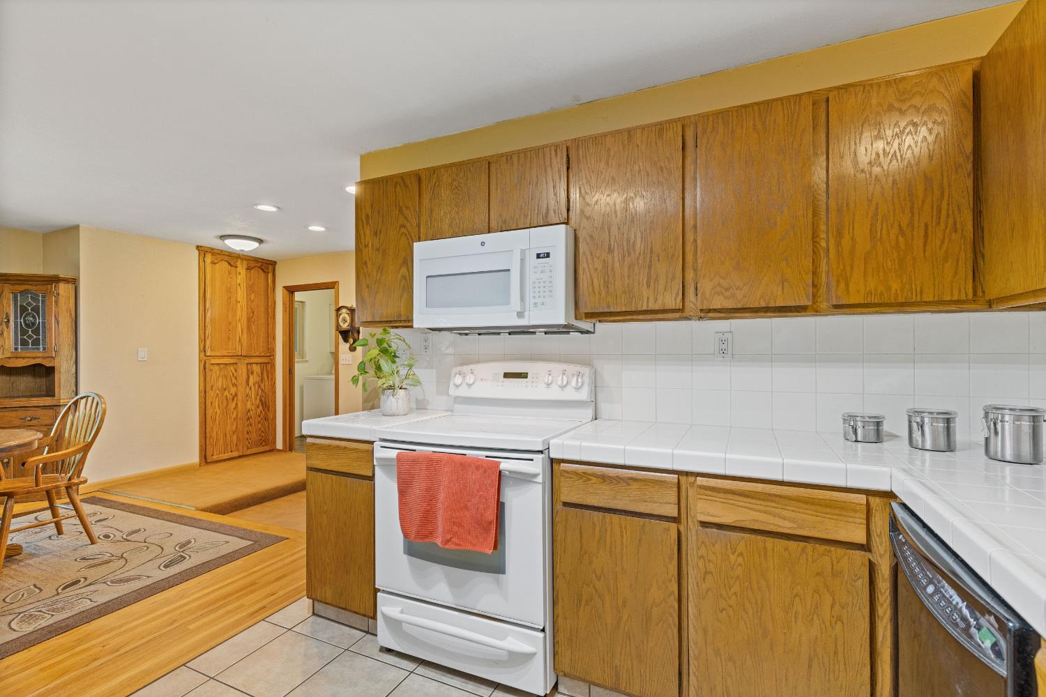Detail Gallery Image 37 of 59 For 7705 Horseshoe Bar Rd, Loomis,  CA 95650 - 3 Beds | 2 Baths