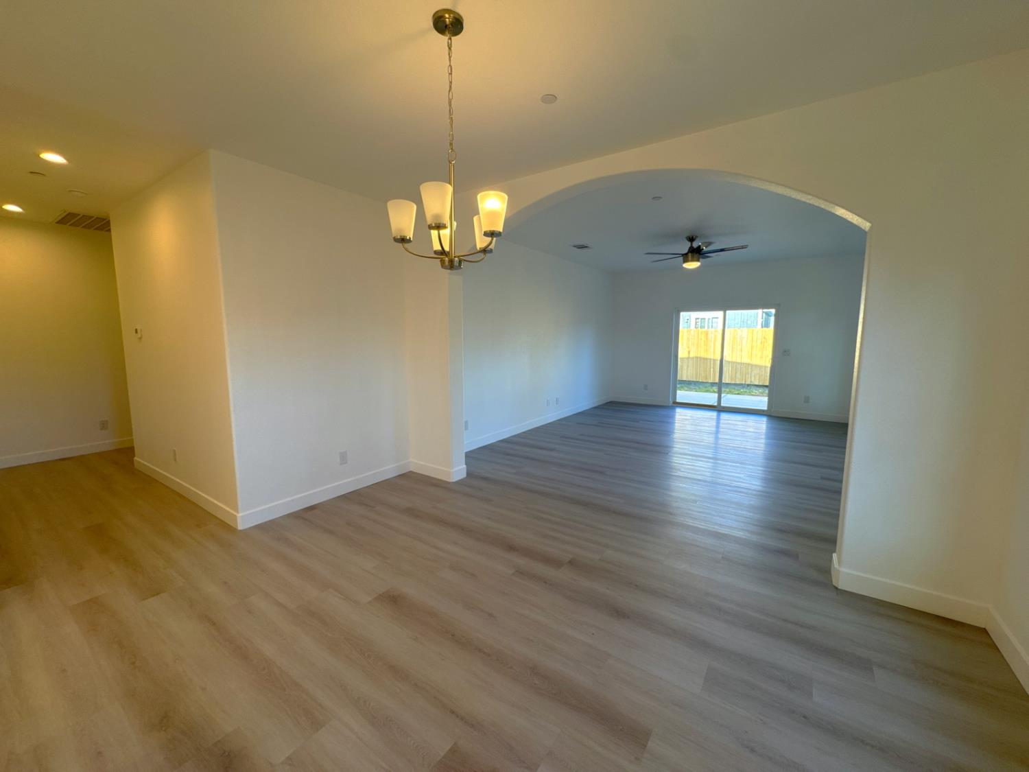 Detail Gallery Image 14 of 37 For 4825 36th St, Sacramento,  CA 95820 - 3 Beds | 2 Baths