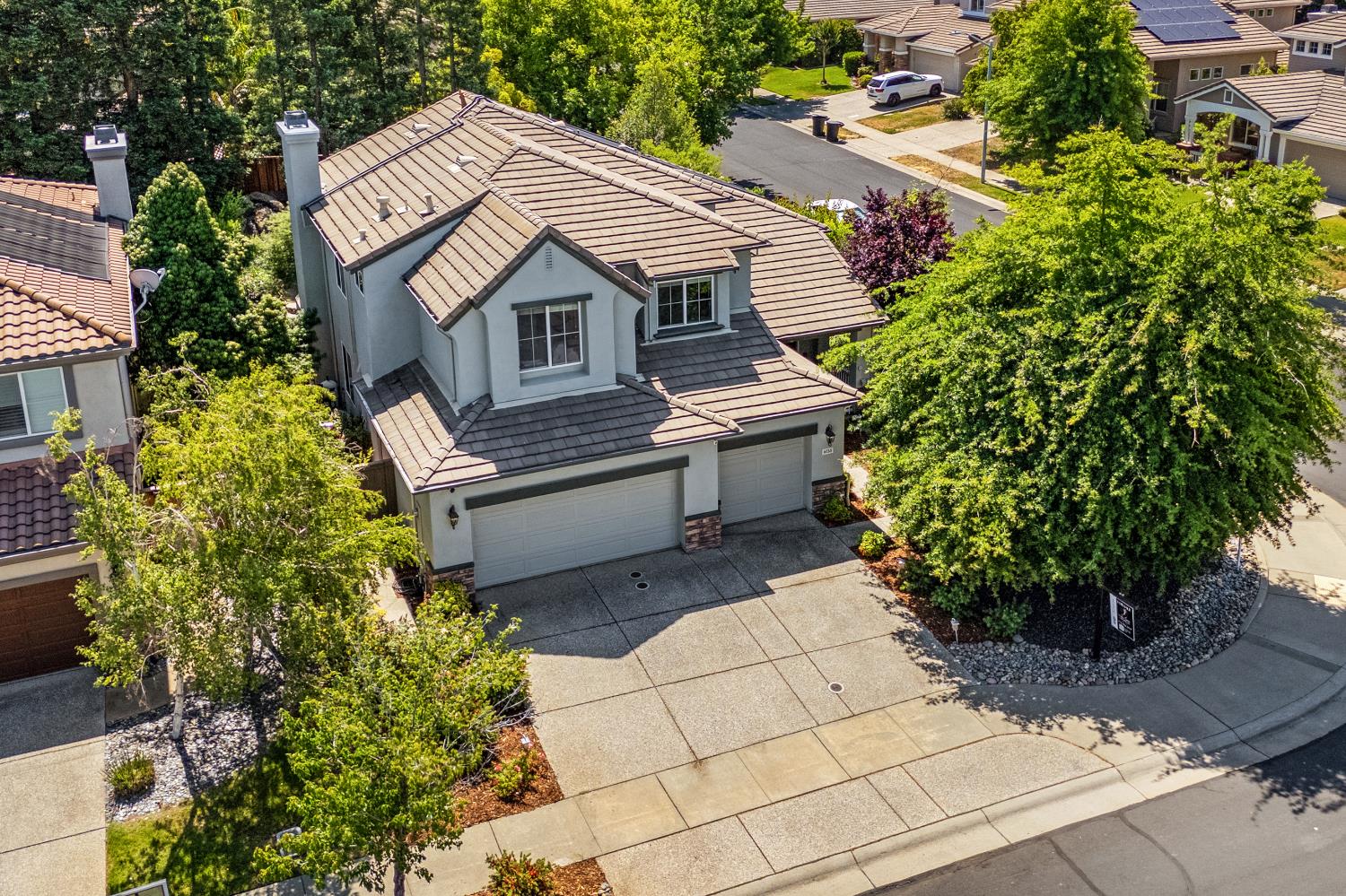 Detail Gallery Image 1 of 72 For 6733 Cherry Ridge Cir, Roseville,  CA 95678 - 4 Beds | 3 Baths