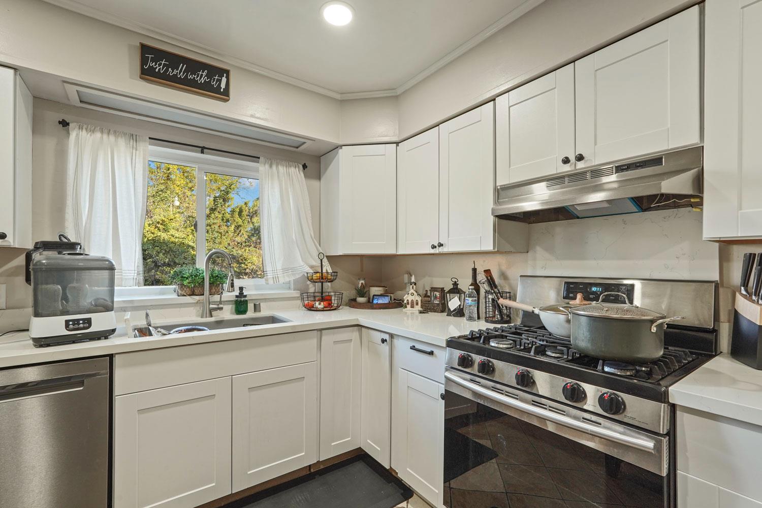 Detail Gallery Image 20 of 40 For 1129 S Lincoln St, Stockton,  CA 95206 - 3 Beds | 2 Baths