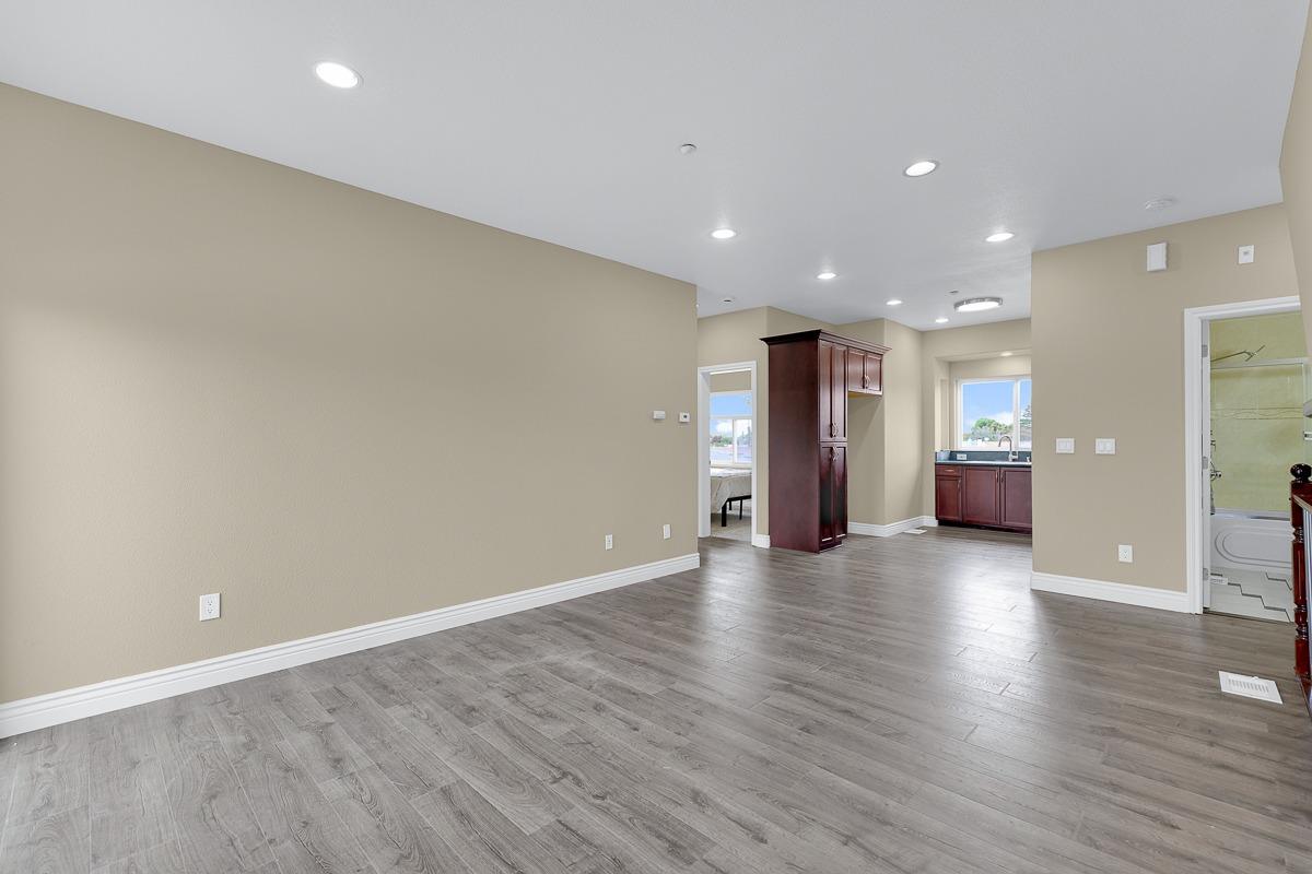 Detail Gallery Image 27 of 51 For 19539 Meekland Ave, Hayward,  CA 94541 - 3 Beds | 3 Baths