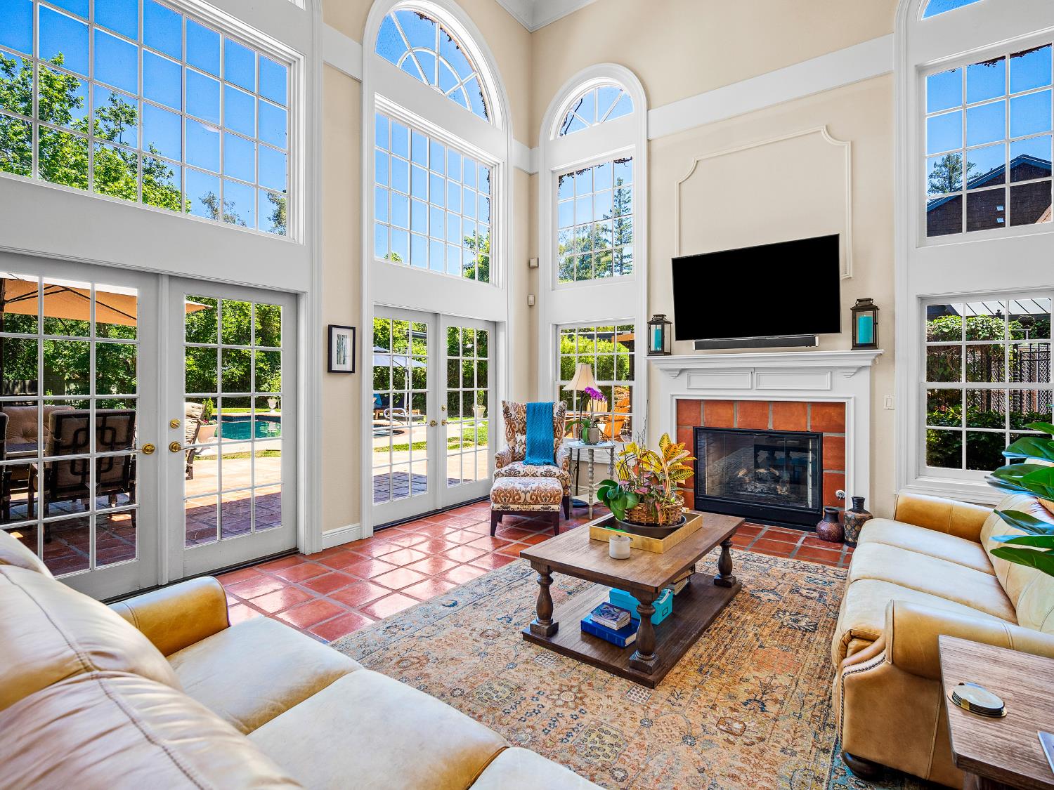 Detail Gallery Image 15 of 85 For 6809 Stanley Ave, Carmichael,  CA 95608 - 5 Beds | 4 Baths
