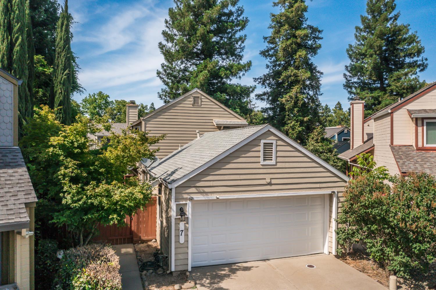 Detail Gallery Image 2 of 37 For 7 Whitecap Ct, Sacramento,  CA 95833 - 3 Beds | 2 Baths