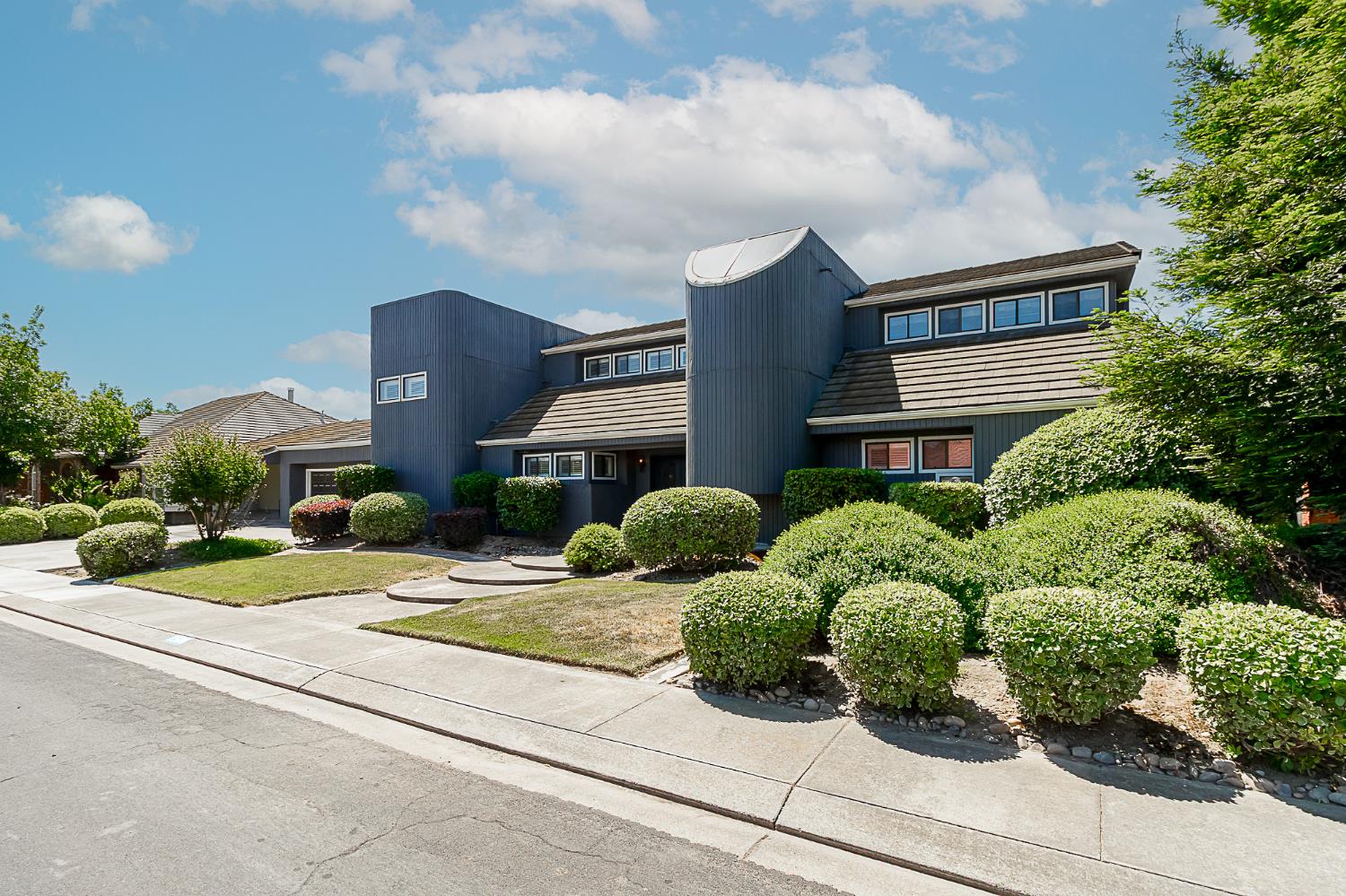 Detail Gallery Image 3 of 35 For 2508 Hilversum Ln, Modesto,  CA 95356 - 5 Beds | 3/1 Baths