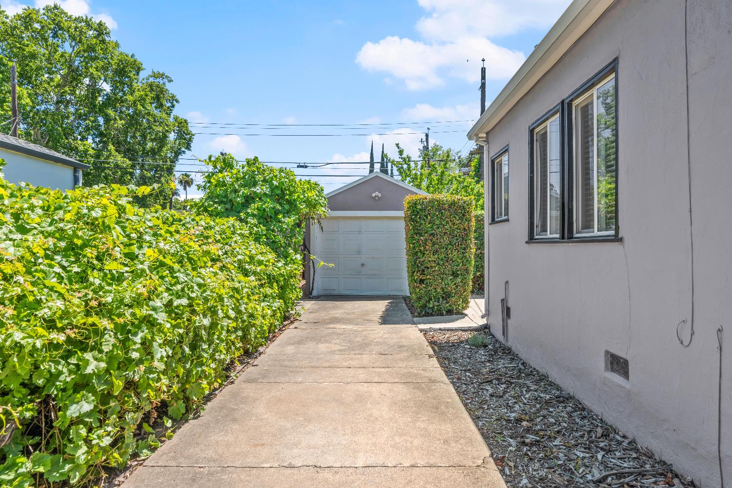 Detail Gallery Image 38 of 51 For 3914 12th Ave, Sacramento,  CA 95817 - 2 Beds | 1 Baths