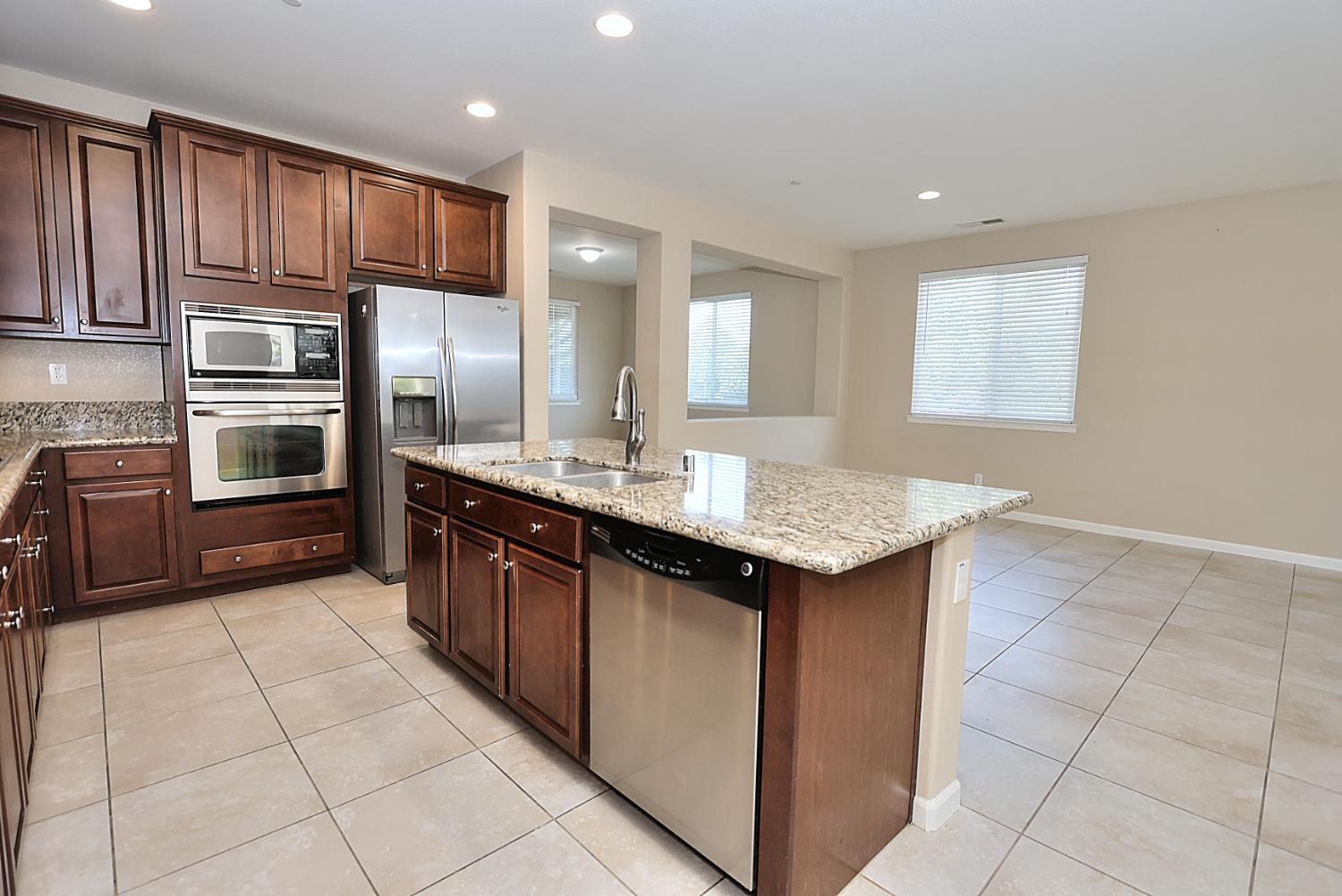 Detail Gallery Image 13 of 57 For 8012 Spiess Ct, Elk Grove,  CA 95757 - 4 Beds | 2 Baths