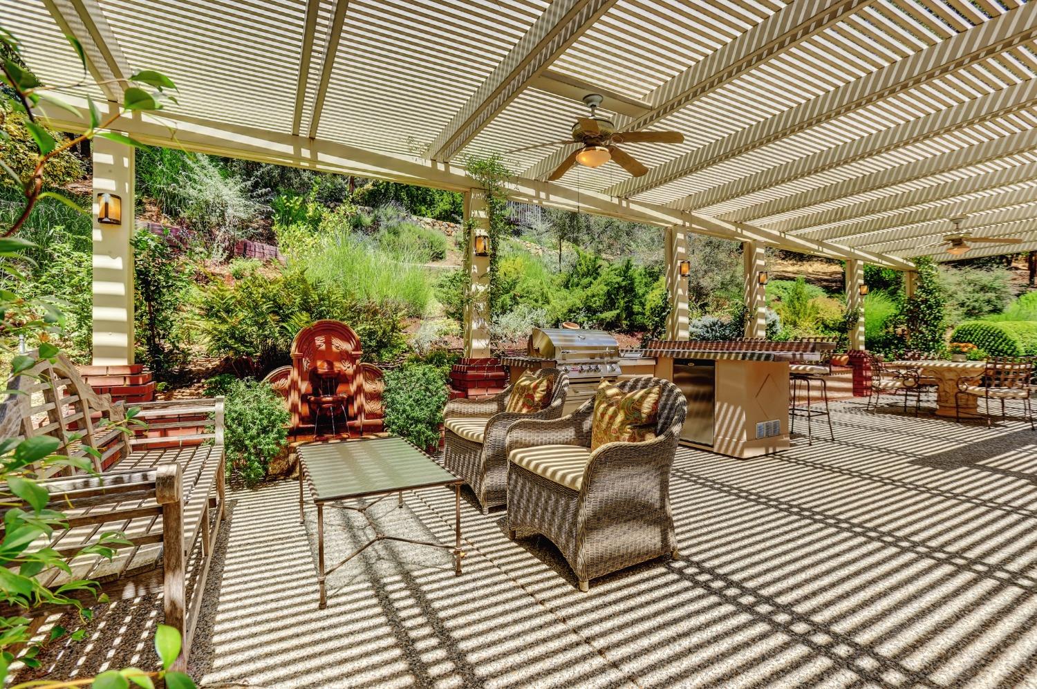 Detail Gallery Image 46 of 99 For 16949 Round Valley Cir, Grass Valley,  CA 95949 - 3 Beds | 2/1 Baths