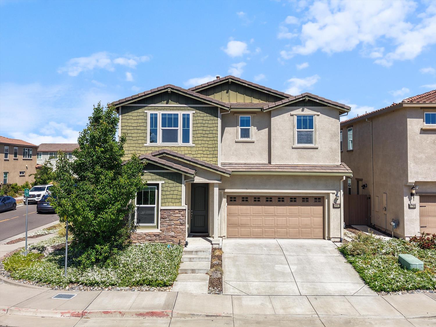 Detail Gallery Image 1 of 43 For 3801 Lake Katie Way, Sacramento,  CA 95834 - 4 Beds | 3 Baths