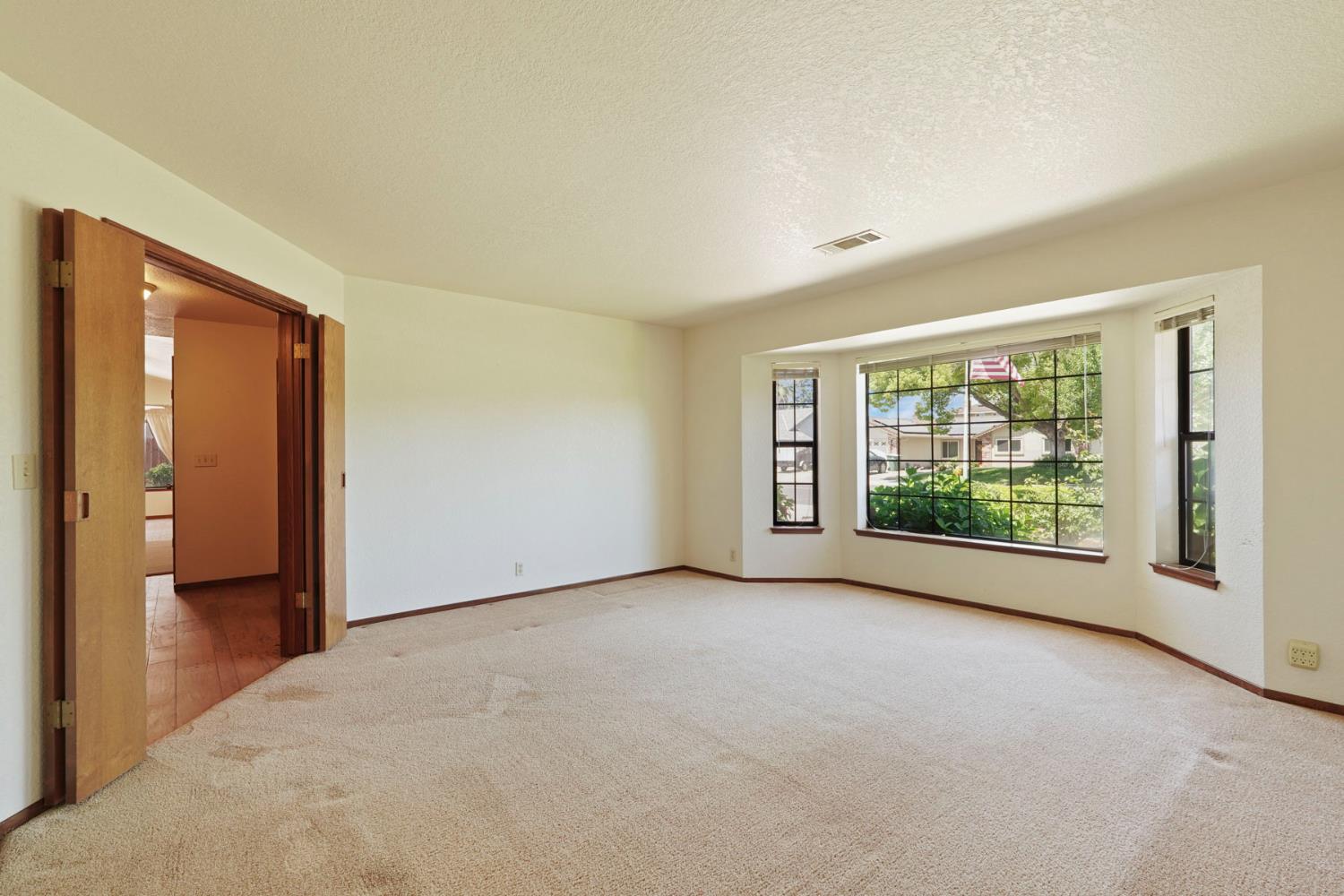 Detail Gallery Image 10 of 45 For 1268 Pheasant Hollow Way, Manteca,  CA 95336 - 3 Beds | 2 Baths
