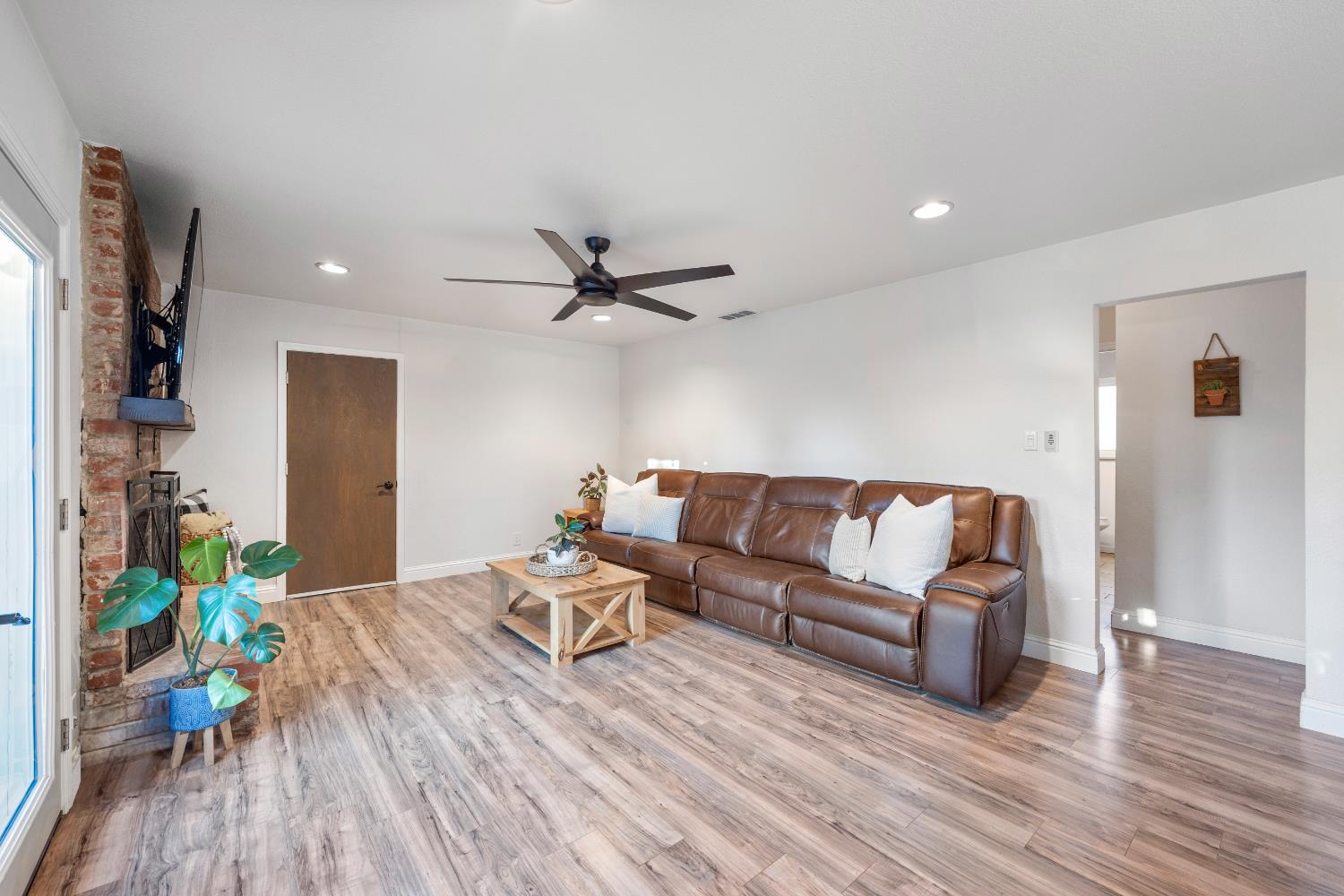 Detail Gallery Image 16 of 36 For 4519 Onyx Way, Carmichael,  CA 95608 - 3 Beds | 2 Baths