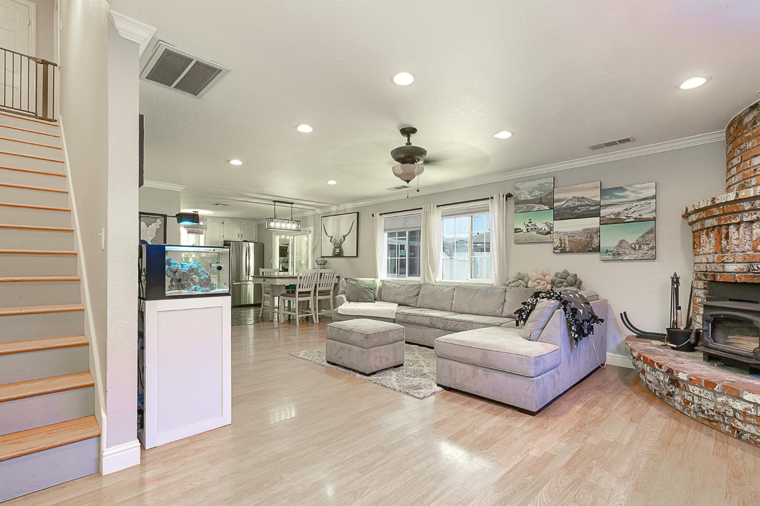 Detail Gallery Image 6 of 27 For 7579 Jade Ln, Hilmar,  CA 95324 - 3 Beds | 2/1 Baths
