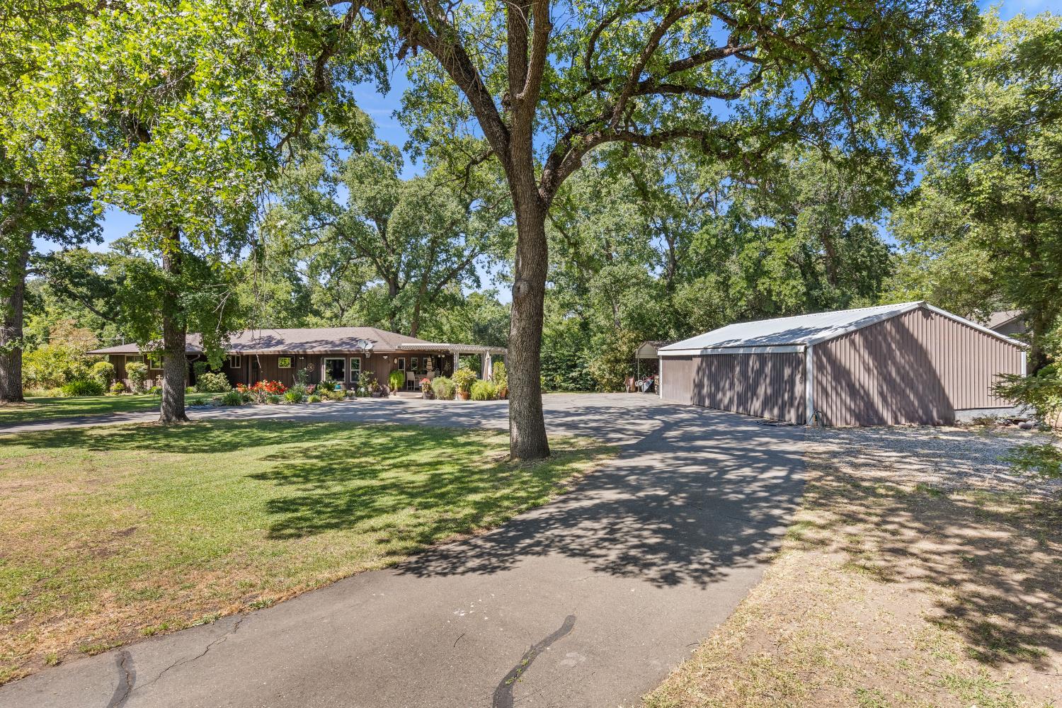 Detail Gallery Image 14 of 59 For 7705 Horseshoe Bar Rd, Loomis,  CA 95650 - 3 Beds | 2 Baths
