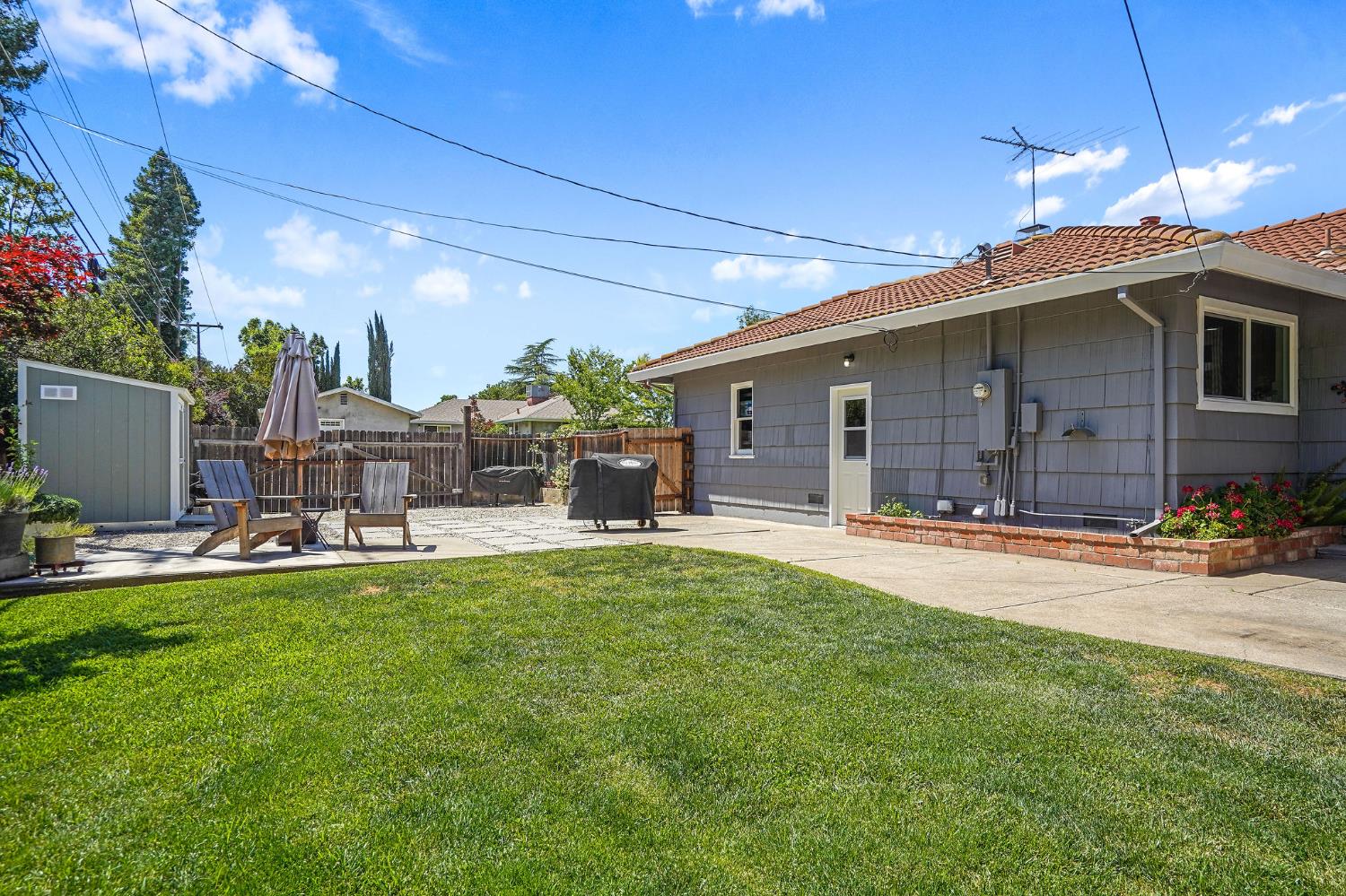 Detail Gallery Image 21 of 28 For 2110 Cascade Rd, Sacramento,  CA 95864 - 3 Beds | 2 Baths