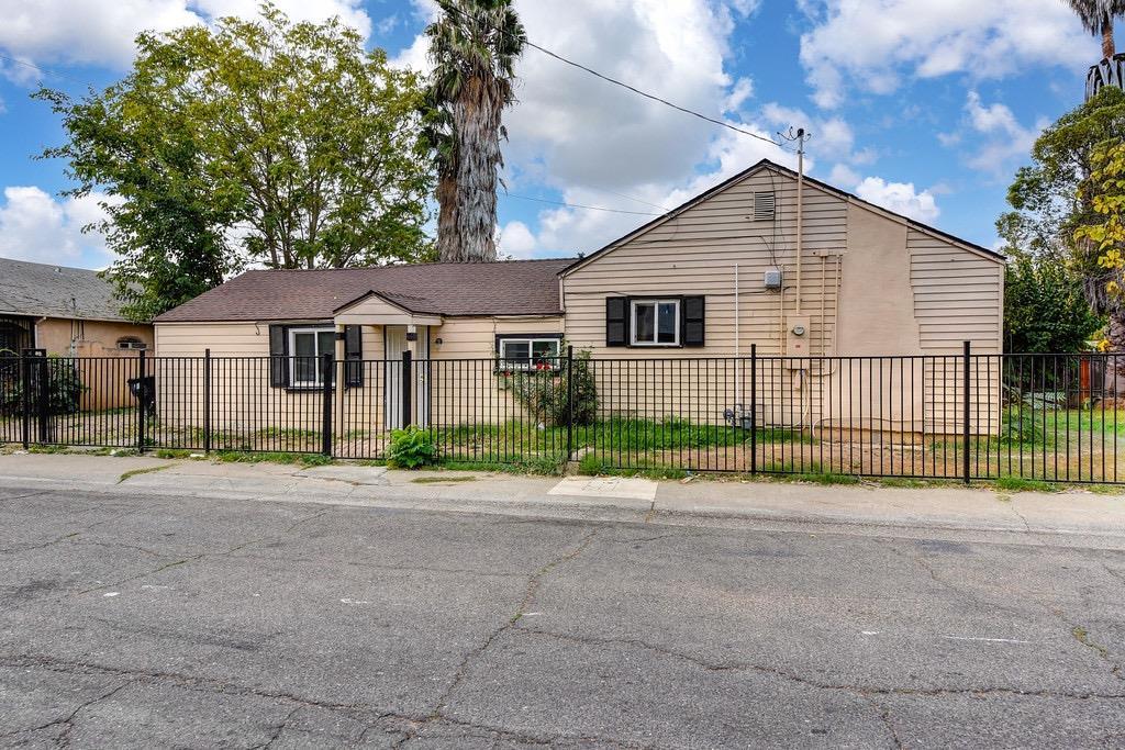 Detail Gallery Image 34 of 34 For 3946 23rd Ave, Sacramento,  CA 95820 - – Beds | – Baths