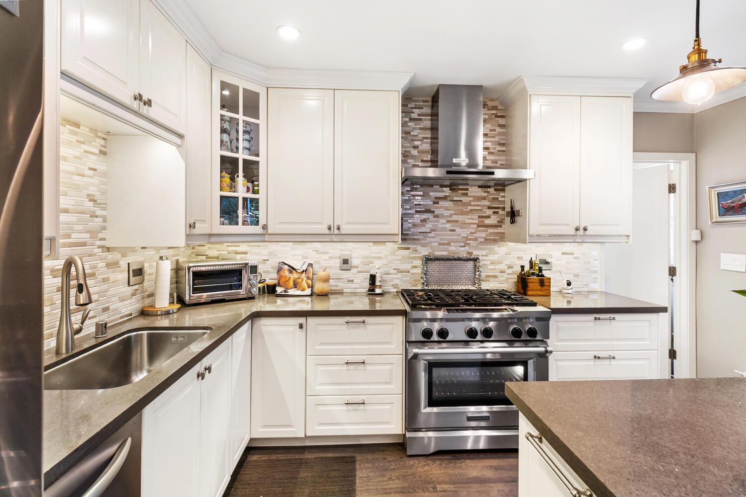 Detail Gallery Image 12 of 42 For 1621 Vallejo Way, Sacramento,  CA 95818 - 3 Beds | 2/1 Baths