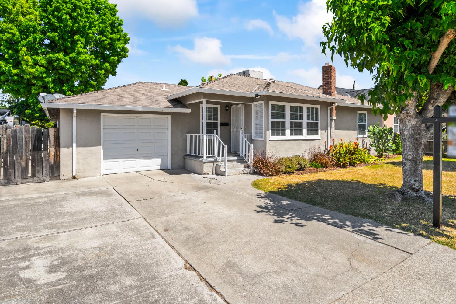 Detail Gallery Image 1 of 50 For 1715 S Tuxedo Ave, Stockton,  CA 95204 - 3 Beds | 2 Baths