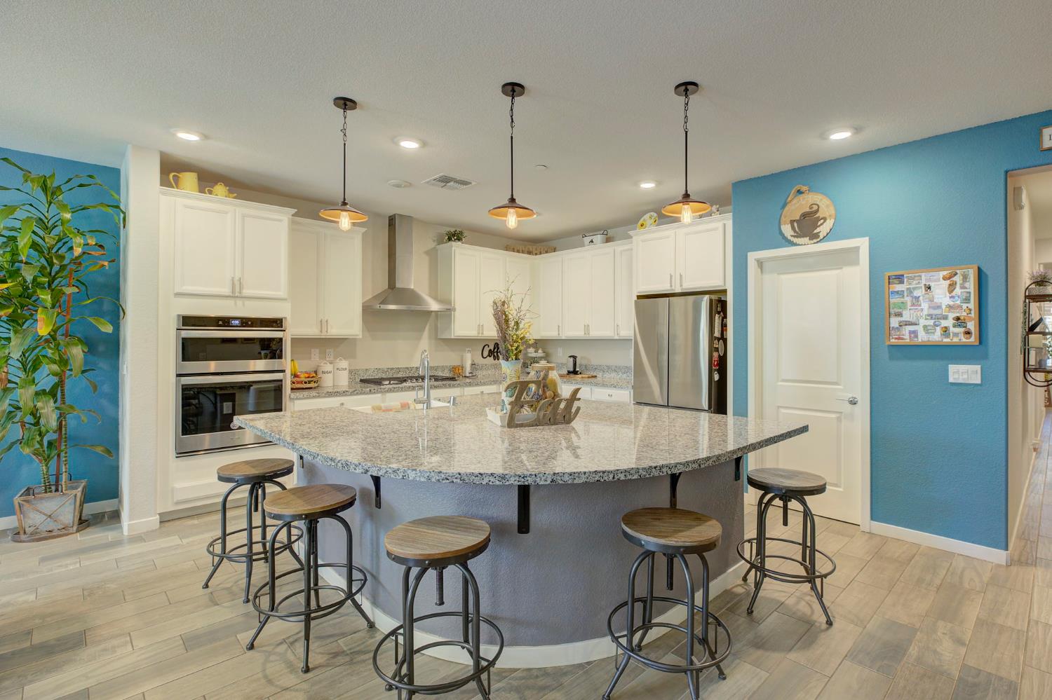 Detail Gallery Image 12 of 27 For 8755 Summer Sun Way, Elk Grove,  CA 95624 - 4 Beds | 3 Baths