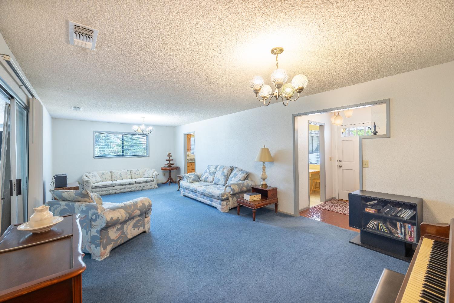 Detail Gallery Image 9 of 40 For 5541 Mariposa Ave, Citrus Heights,  CA 95610 - 3 Beds | 2 Baths