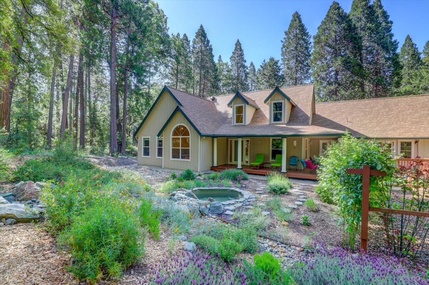 Detail Gallery Image 2 of 99 For 13459 Bass Trail, Grass Valley,  CA 95945 - 4 Beds | 3 Baths