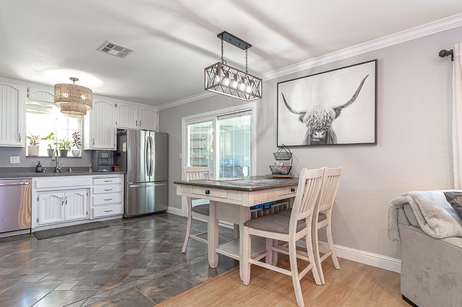 Detail Gallery Image 10 of 27 For 7579 Jade Ln, Hilmar,  CA 95324 - 3 Beds | 2/1 Baths