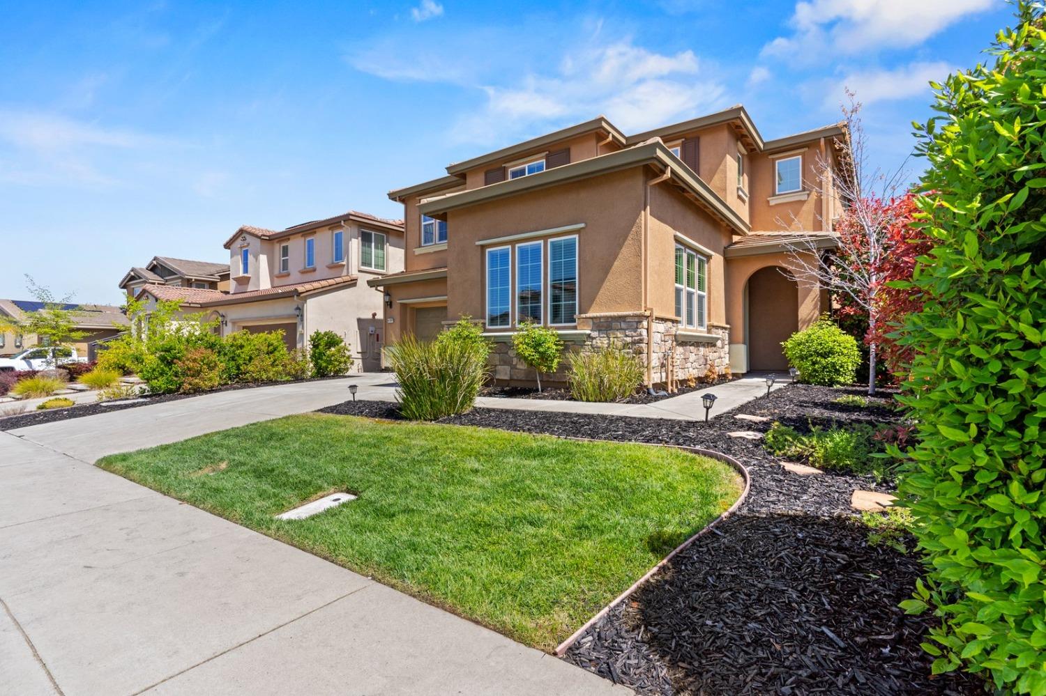 Detail Gallery Image 3 of 73 For 6307 Lookout Pass Way, Rocklin,  CA 95765 - 4 Beds | 3/1 Baths