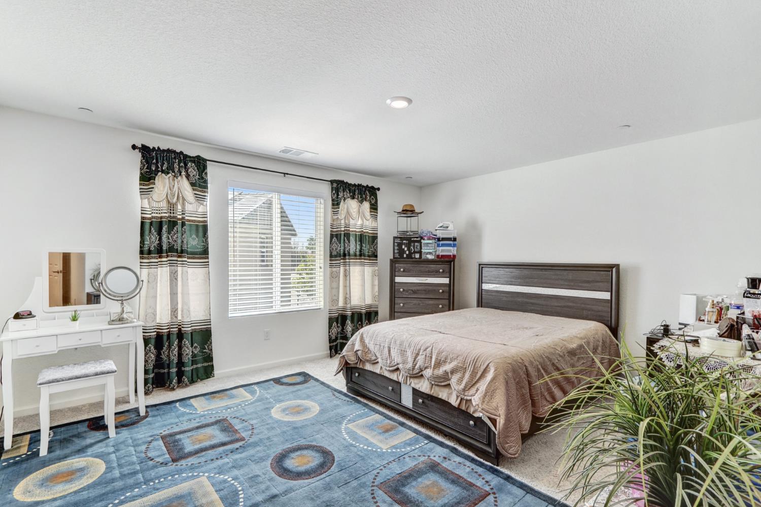 Detail Gallery Image 14 of 31 For 8150 S Kramer Ranch Ln, Elk Grove,  CA 95758 - 3 Beds | 2/1 Baths