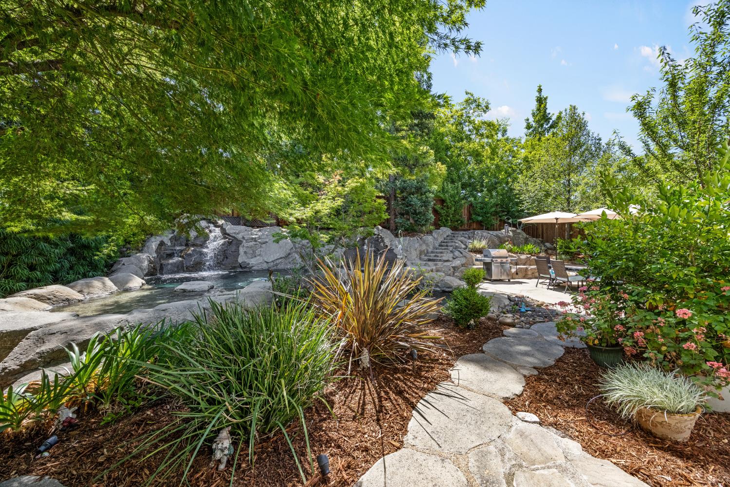 Detail Gallery Image 13 of 72 For 6733 Cherry Ridge Cir, Roseville,  CA 95678 - 4 Beds | 3 Baths