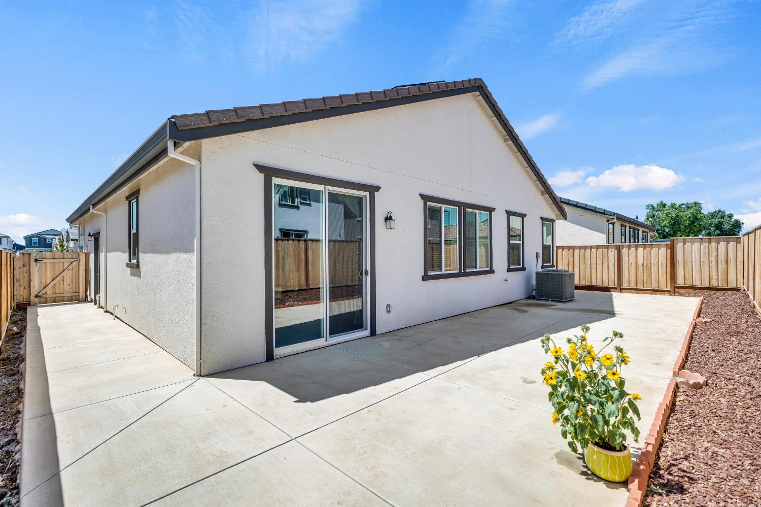 Detail Gallery Image 28 of 38 For 10109 Zane Way, Elk Grove,  CA 95757 - 3 Beds | 2 Baths