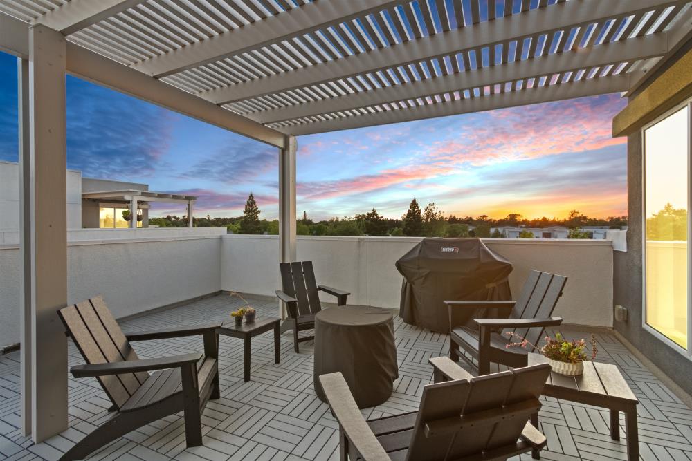 Detail Gallery Image 40 of 73 For 451 Tailoff Ln #401,  Sacramento,  CA 95818 - 2 Beds | 3 Baths
