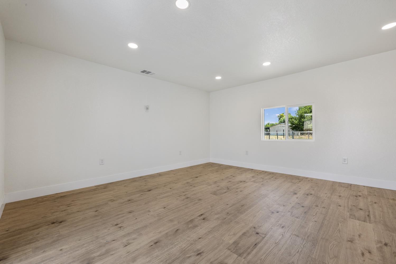 Detail Gallery Image 21 of 49 For 2048 Nord Ave, Stockton,  CA 95215 - 3 Beds | 2 Baths