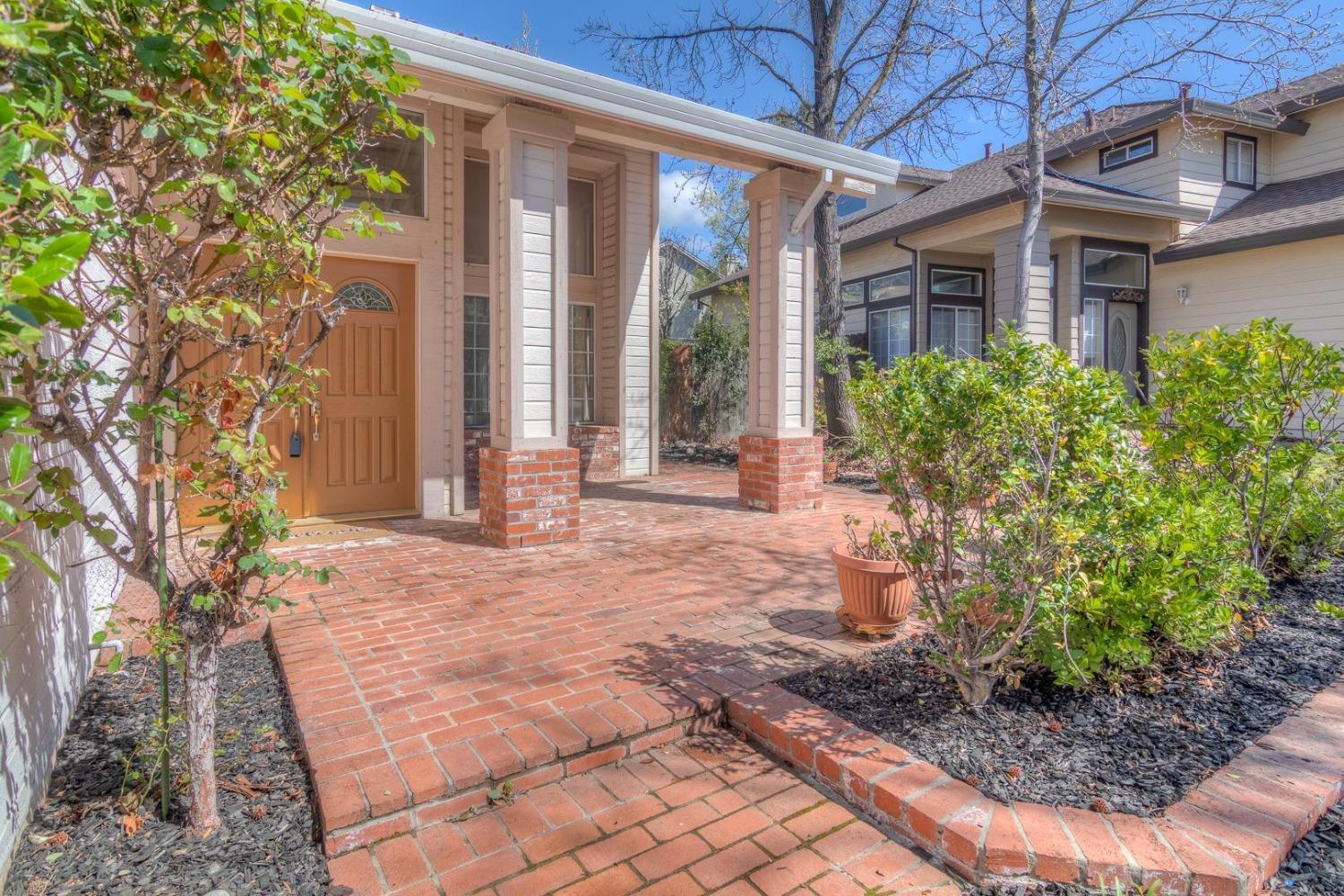 Detail Gallery Image 3 of 52 For 3047 Strand Rd, Rocklin,  CA 95765 - 4 Beds | 2/1 Baths
