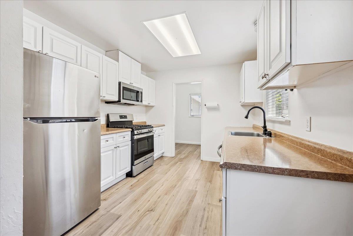 Detail Gallery Image 11 of 36 For 817 Oakland Ave, Roseville,  CA 95678 - 3 Beds | 1/1 Baths