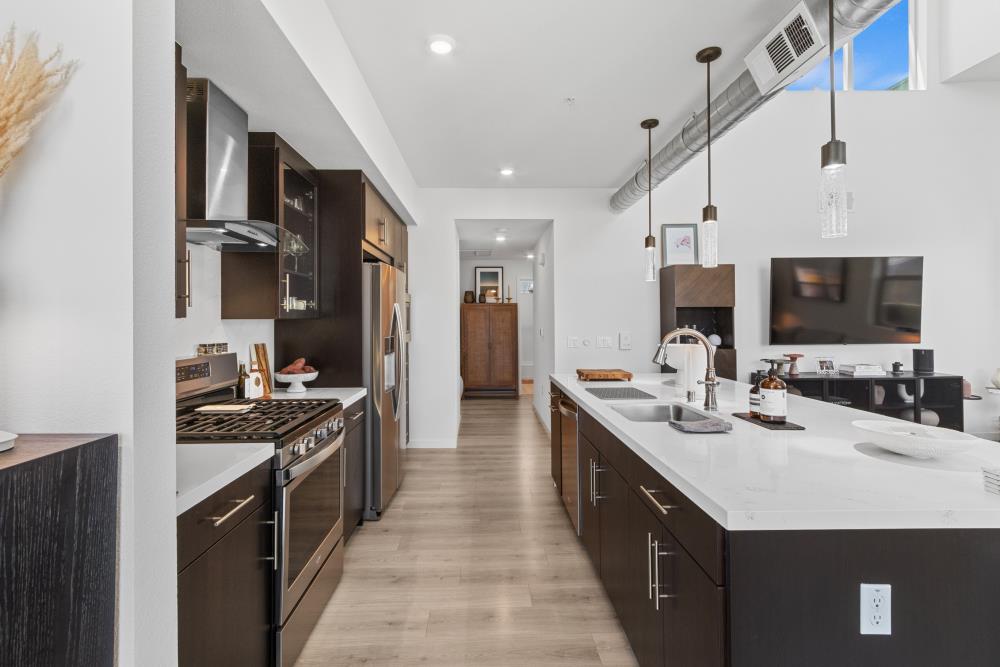 Detail Gallery Image 4 of 73 For 451 Tailoff Ln #401,  Sacramento,  CA 95818 - 2 Beds | 3 Baths