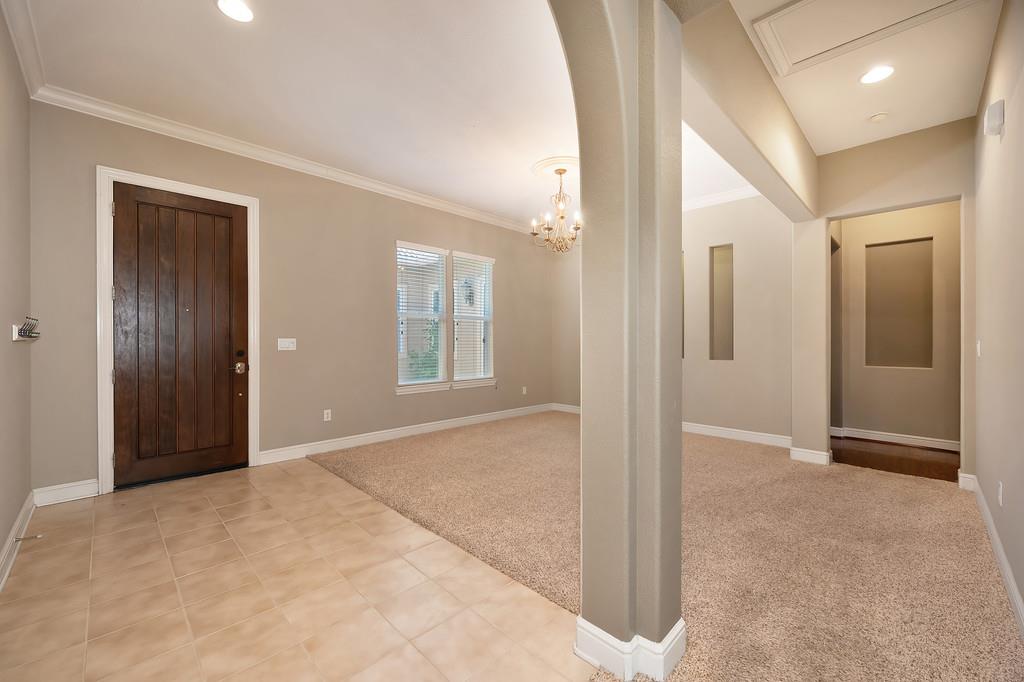 Detail Gallery Image 13 of 87 For 5729 Northborough Dr, Sacramento,  CA 95835 - 4 Beds | 3/1 Baths
