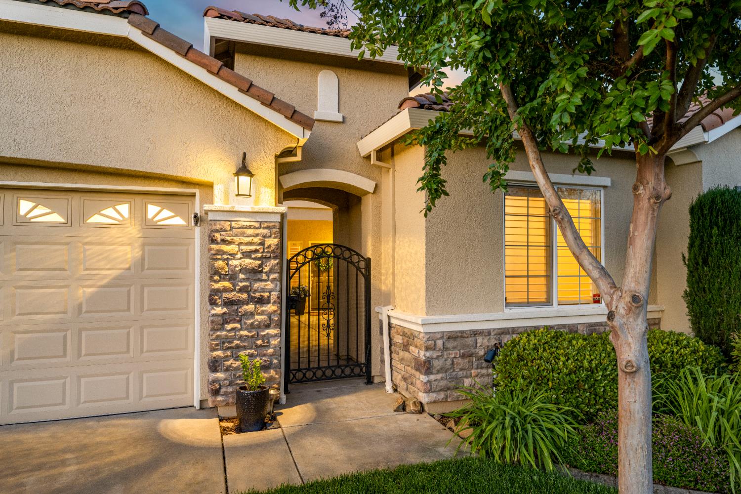 Detail Gallery Image 4 of 53 For 7473 Grassy Creek Way, El Dorado Hills,  CA 95762 - 2 Beds | 2/1 Baths
