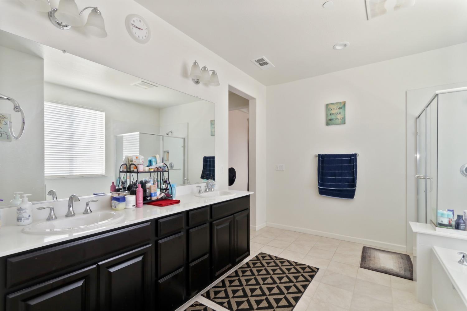 Detail Gallery Image 28 of 45 For 2015 Davis St, Woodland,  CA 95776 - 5 Beds | 3 Baths